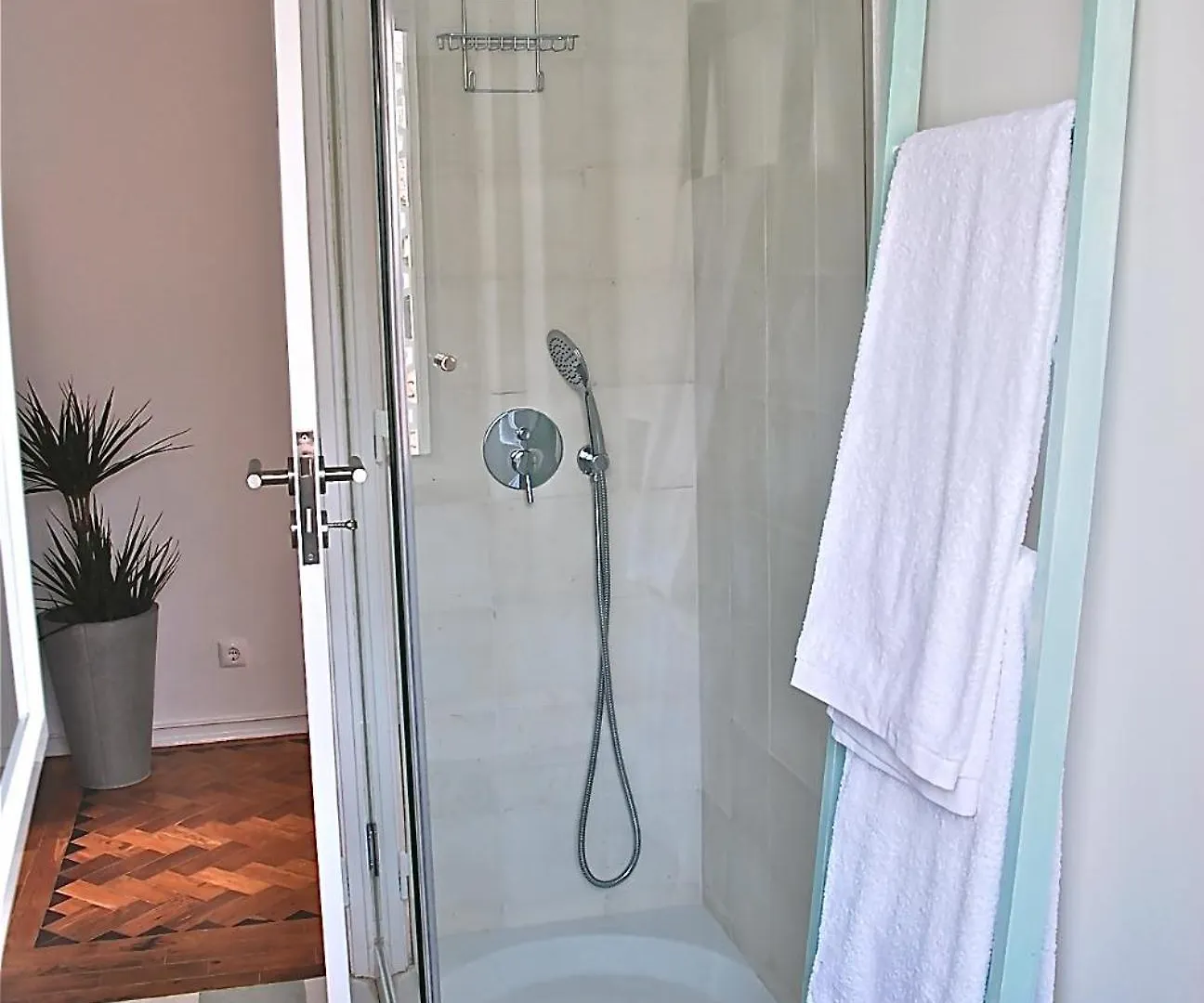 Sunny Apartment With A Balcony Lissabon
