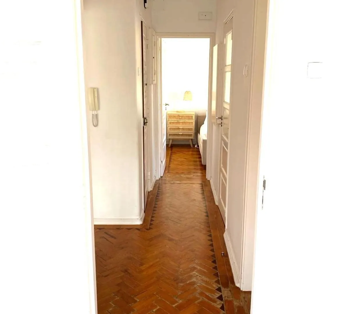 Sunny Apartment With A Balcony Лиссабон
