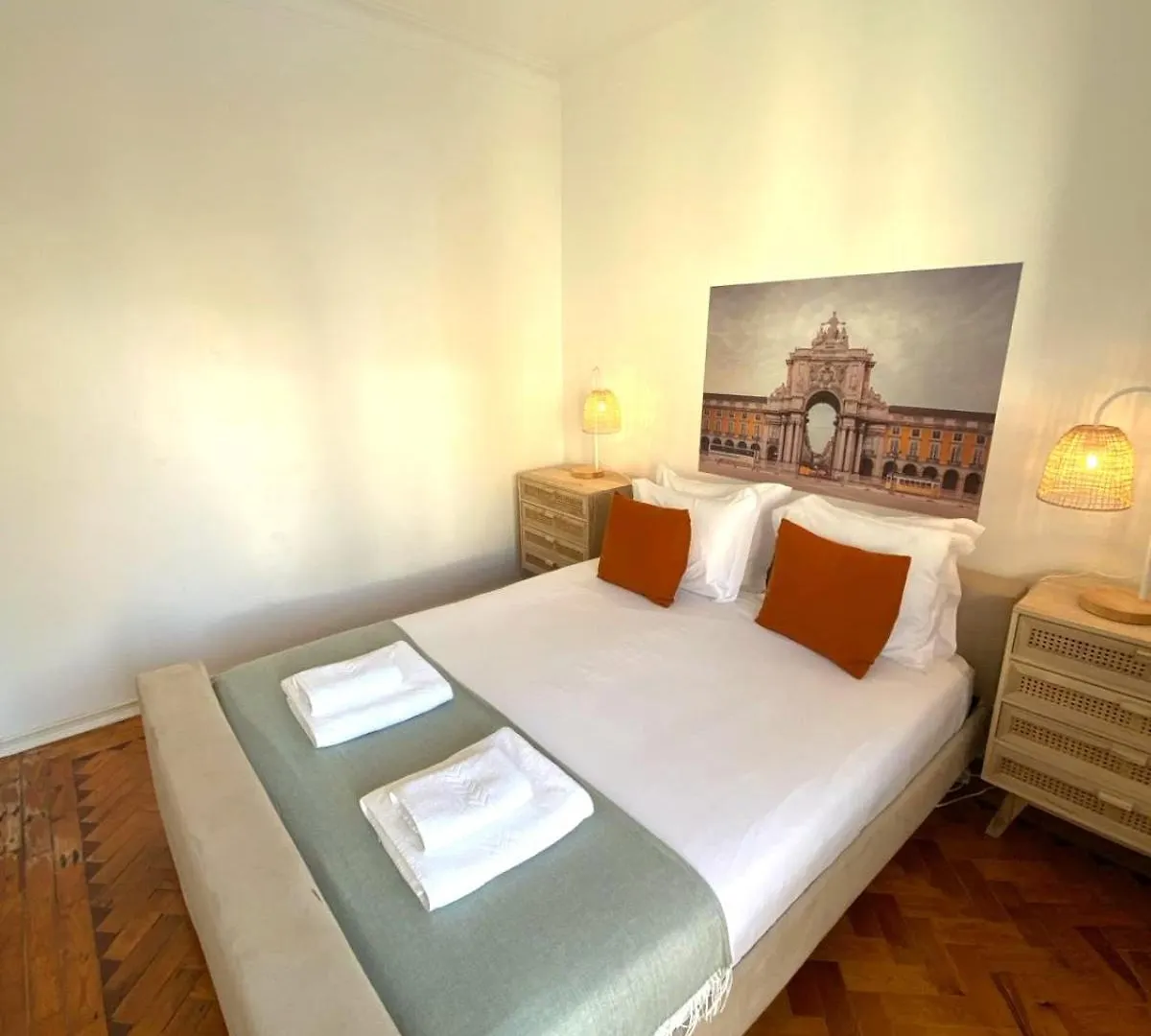 Sunny Apartment With A Balcony Lisboa