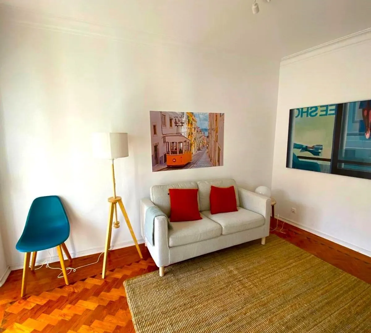 Sunny Apartment With A Balcony Lisboa