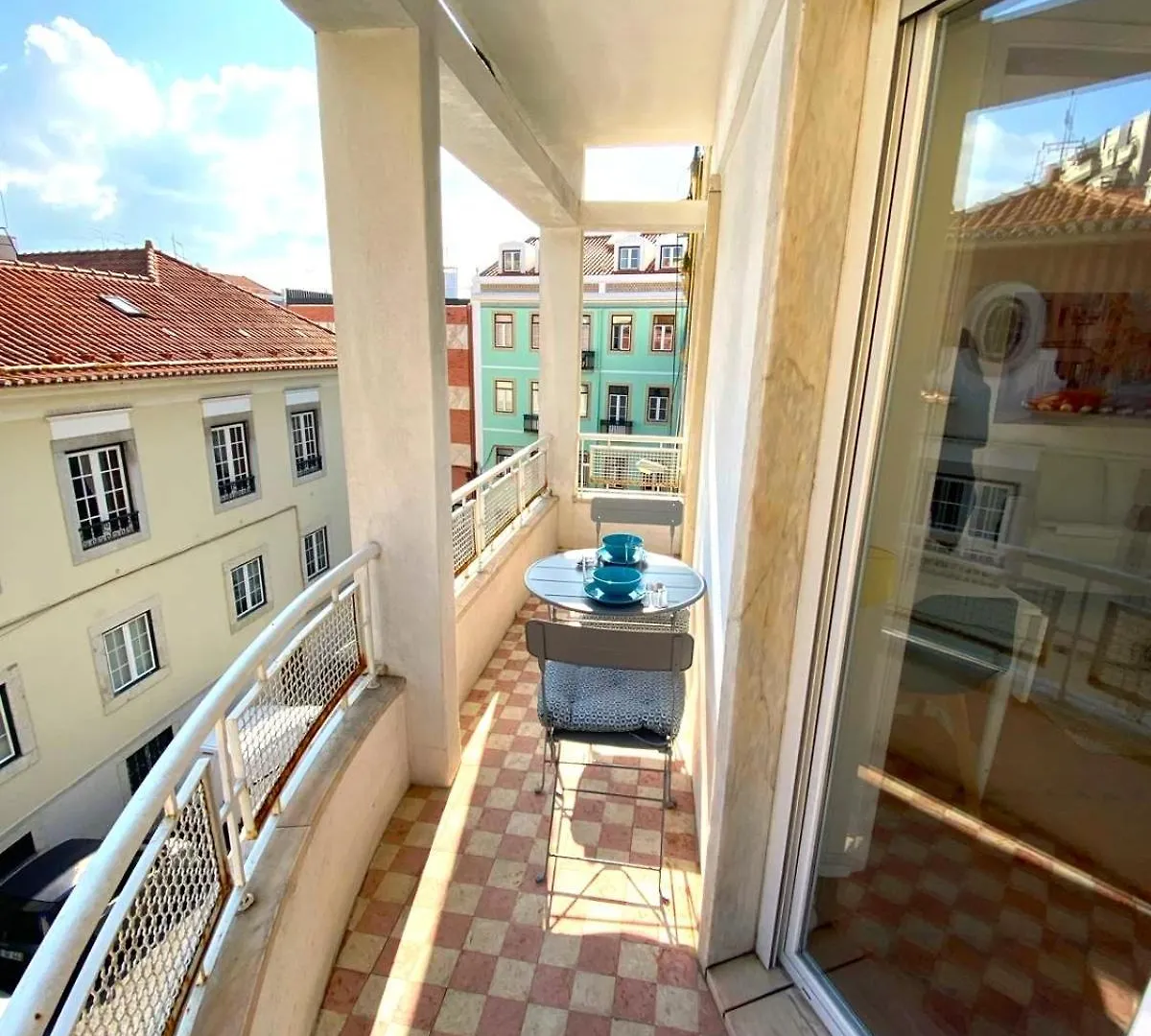 Sunny Apartment With A Balcony Lisboa